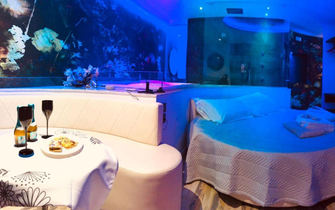 Del Teatro Hotel